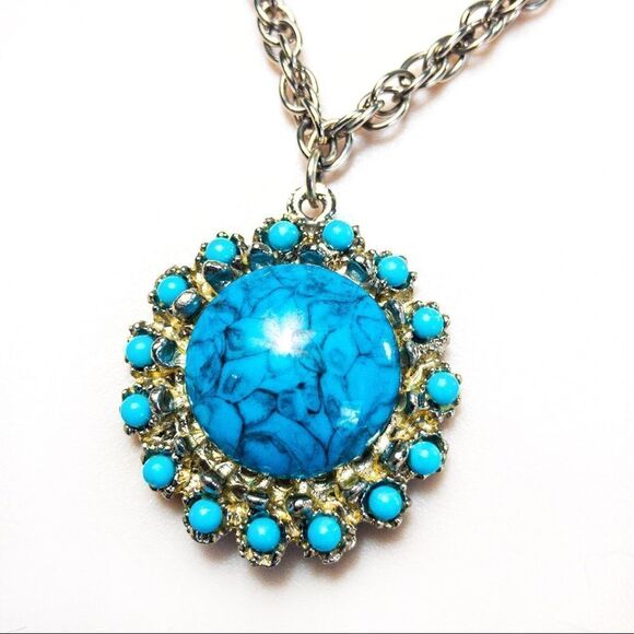 Faux Turquoise Pendant Silvertone Chain Necklace - Picture 6 of 7